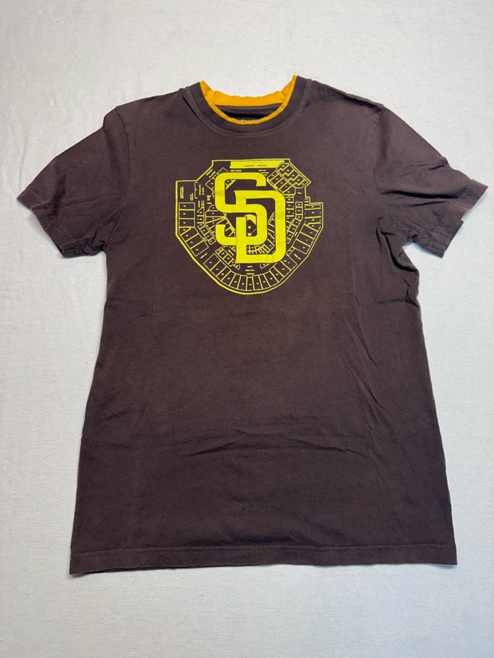 New Era Brown T‑Shirt with Yellow San Diego Logo 100% cotton Unisex Medium